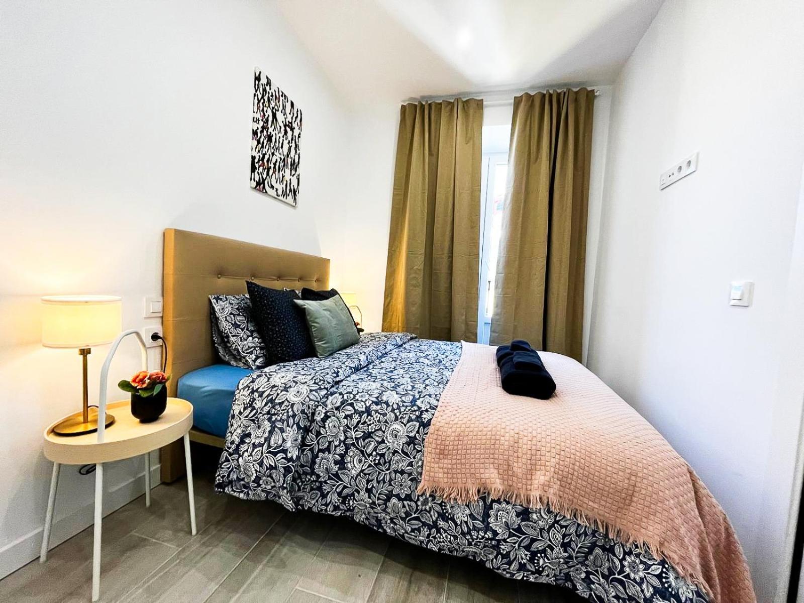Madrid Private Rooms - Ferrer Екстериор снимка