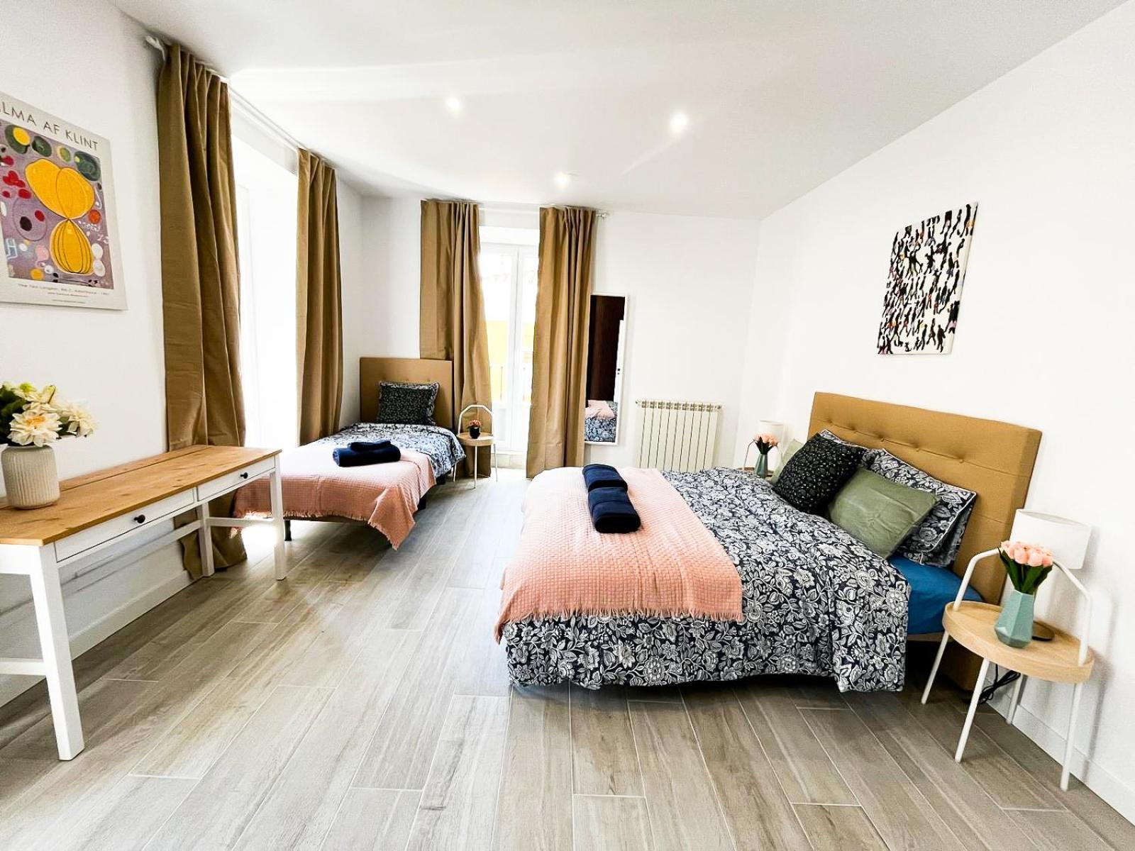 Madrid Private Rooms - Ferrer Екстериор снимка