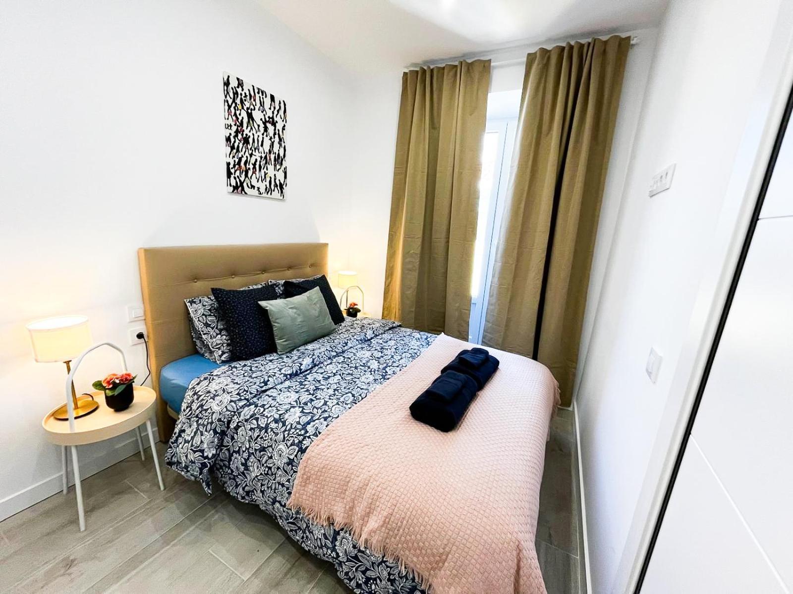 Madrid Private Rooms - Ferrer Екстериор снимка